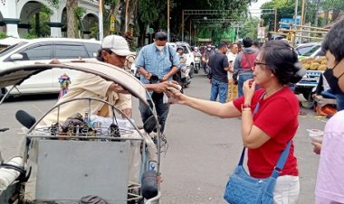 Jaga Kerukukunan dan Toleransi, Umat Kristiani Bagi Ratusan Takjil