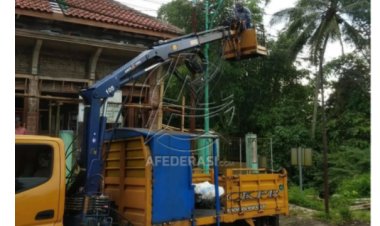 Pastikan LPJU Dalam Kondisi Prima, DPU CKPP Banyuwangi Rutin Lakukan Perawatan