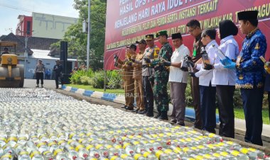 Operasi Pekat Semeru 2023, Ribuan Botol Miras Berbagai Merk Dimusnahkan