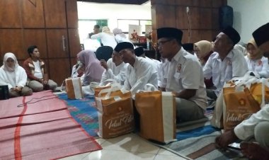 Gerindra Gresik Bagikan 8 Ribu Takjil di Sejumlah Titik