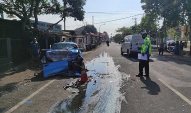 Tabrakan Beruntun di Bondowoso, Adu Moncong Mobil hingga Seruduk Tukang Becak