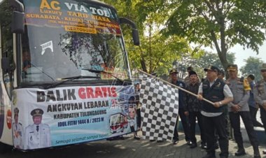 Bupati Maryoto Berangkatkan Ratusan Pemudik ke Surabaya Secara Gratis
