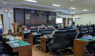 DPRD Trenggalek Gelar Rapat Paripurna Penyampaian Hasil Telaah LKPJ Bupati Akhir TA 2022