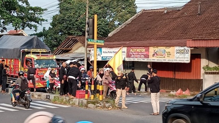 PSHT Ranting Patrang Cabang Jember Bagi Ribuan Takjil