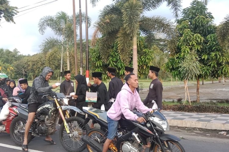 PSHT Mumbulsari Berbagi Takjil