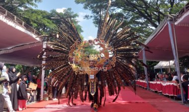 Meriahnya Kediri Exotic Carnival di Simpang Lima Gumul