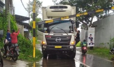 Pemkab Setengah Hati, DPRD Minta Portal di Jalan Mohammad Yamin Dievaluasi