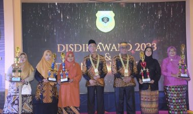 Bupati Bondowoso KH Salwa Arifin Apresiasi Disdik Award 2023, Inovasi Tingkatkan Mutu Pendidikan