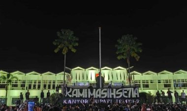 Rayakan  HUT ke-71, Ribuan Suporter Persid Jember Long March 1000 Meter