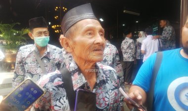 Kisah Mbah Akad Berusia 103 tahun, CJH Tertua Asal Kota Marmer yang Tak Sabar Berangkat