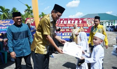 Staf Ahli Bupati Asahan Hadiri Wisuda Santri Ponpes Bahrul Uluum