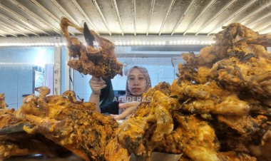 Sedapnya Ayam Kampung Panggang Bu Roh Mukuh, Jujukan Pecinta Bakaran di Kediri Sejak Tahun 90 an