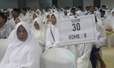 Pesan Bupati Kediri Saat Lepas Jamaah Haji ke Tanah Suci