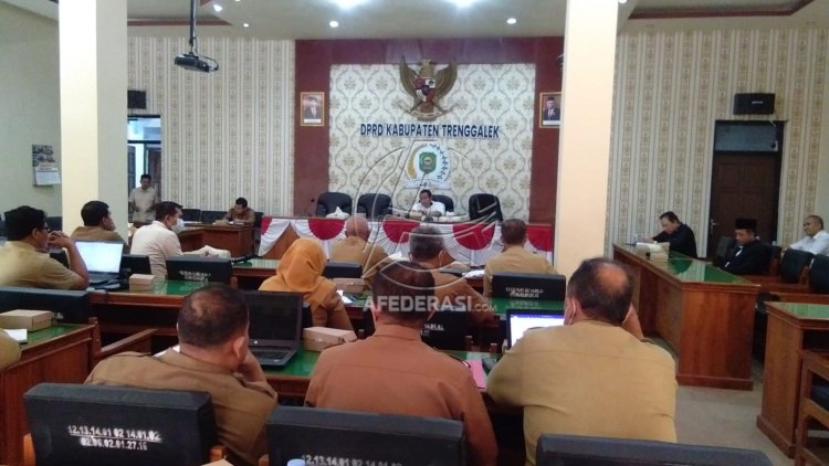 Komisi II DPRD Trenggalek Gelar Rapat Evaluasi Penggunaan Anggaran