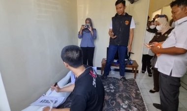 Belajar Membunuh dari Browsing Internet, Salat Subuh Sebelum Eksekusi Anak Kandung