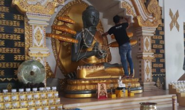 Bersiap Waisak, Rupang dan Dhammasala Vihara Jayasaccako Kediri Dibersihkan