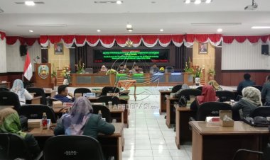 Rapat Paripurna, DPRD Situbondo Setujui Jasa Kontruksi Menjadi Perda Definitif