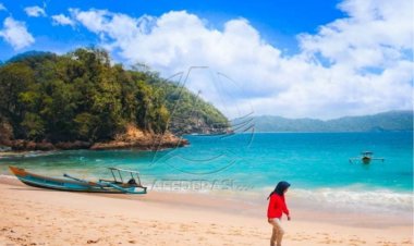 Pantai Teluk Hijau Surga Keindahan Laut Banyuwangi