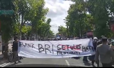 Saldo Tiba-tiba Hilang, Sejumlah Nasabah Geruduk Kantor BRI Cabang Tulungagung