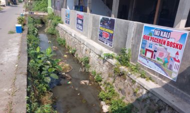 Warga Gedangsewu Kediri Resah, Limbah Pabrik Biji Plastik Diduga Cemari Sungai