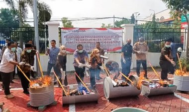 Kejari Gresik Musnahkan Barang Bukti 196 Senilai 480 Juta, Narkoba Paling Banyak