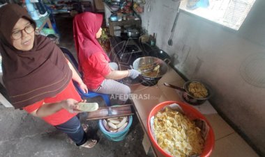 Pikat Pelanggan Melalui Instastory, Olahan Keripik Pisang Ala PKK Desa Puncu Kediri Tak Pernah Sepi