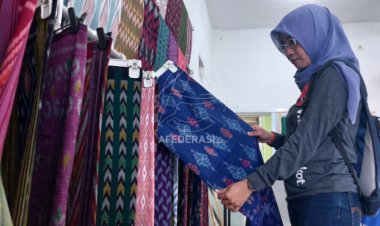 Ikuti Program UMKM BRI , Pengrajin Kain Tenun Ikat Bandar Kidul Kediri Semakin Maju