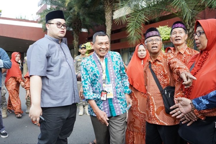 Satu Jamaah Tertinggal Rombongan, Ini yang dilakukan Bupati Kediri Dhito