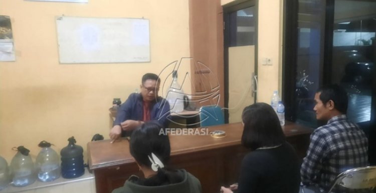 Saat Asik Layani Tamu, Dua PSK Terjaring Satpol PP Situbondo