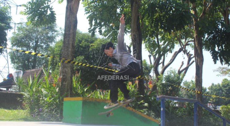 Peringati Hari Skateboard Dunia, Puluhan Skater Unjuk Kebolehan di Gumul Skate Park