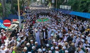 Puncak Haul Dzurriyah Abu Bakar Assegaf Ke-68,  Dipadati Puluhan Ribu Jamaah Dalam Negeri dan Mancanegara