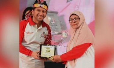 Pemkab Situbondo Terima Penghargaan Koperasi Kategori Pembina Terbaik