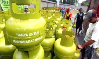Gas Subsidi 3Kg Langka, Pembeli di Tulungagung Harus Sertakan KTP untuk Dapatkan Gas