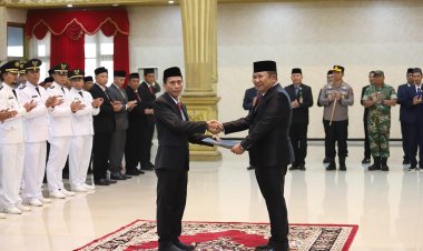 Bupati Hendy Lantik Sekda Hadi Sasmito