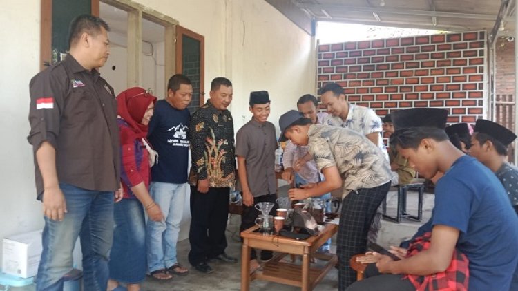 Strategi Tingkatkan Mutu Pemuda, Kelurahan Banjarsengon Gelar Pelatihan Barista