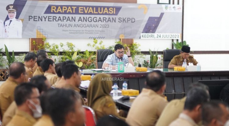 Bupati Kediri Minta Lintas OPD Bersinergi Sukseskan Pembangunan Stadion