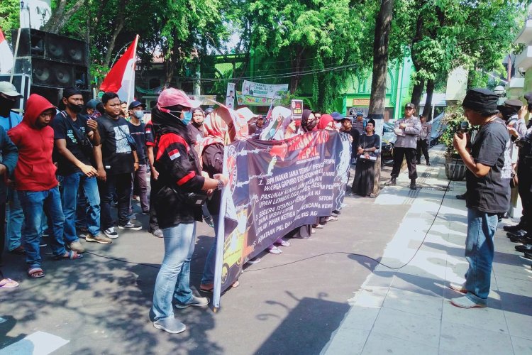 Ratusan Warga Unjuk Rasa ke DPRD Gresik, Soroti Carut Marut Konflik Pertanahan