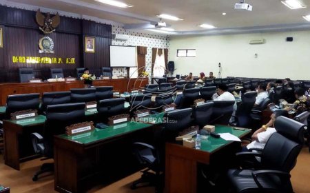 Rapat Banggar DPRD Trenggalek Tentang Laporan Komisi, Bahas KUA-PPAS Perubahan 2023