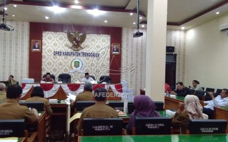Banggar DPRD Trenggalek Bahas Evaluasi Gubernur Jatim Terhadap Draf Ranperda Pelaksanaan APBD Tahun 2022