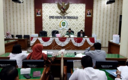 Bapemperda DPRD Trenggalek Gelar Rapat Pembahasan Penyusunan Pertimbanggan Perubahan 2023