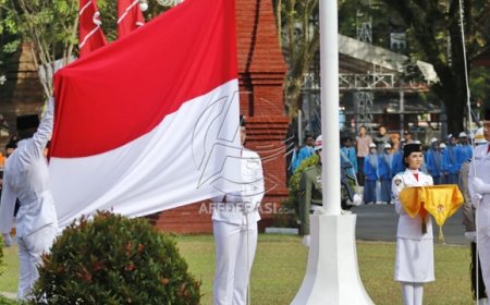 Pemkab Trenggalek Gelar Upacara Pengibaran Bendera Merah Putih