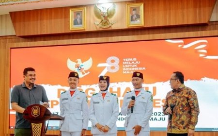 Bobby Nasution Beri Beasiswa 4 Petugas Paskibraka
