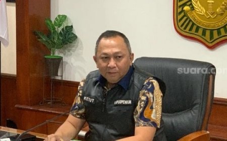 Maqdir Ismail dan Irwan Hermawan Diperiksa Lagi, Kejagung Kejar Sosok S Pemberi Uang Rp 27 M di Kasus BTS