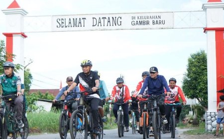 Bupati Asahandengan Gowes Bersama Komunitas Sepeda