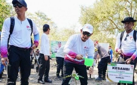 Polri Tanam 21 Juta Pohon, Salah Satunya di Taman Nasional Komodo Bersama Delegasi AMMTC