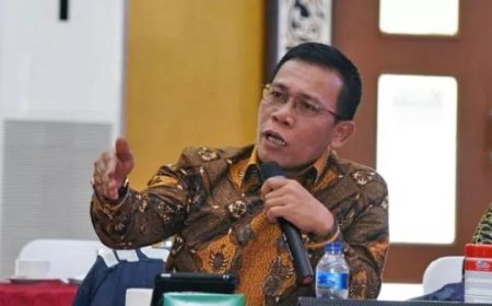Singgung Konsistensi Sikap Politik Jokowi, Masinton: Sebagai Kader Partai, Dia Gak ke Mana-mana