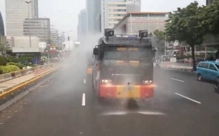 Epidemiolog Sebut Penyemprotan Jalan Polda Metro Jaya Malah Memperburuk Kesehatan!