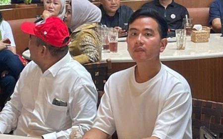 Gibran Siap Diperiksa Bawaslu, Buntut Aksi Tempel Stiker Ganjar di Rumah Warga