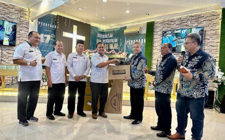 Pemkab Gelontor Bantuan Rp 700 Juta ke Gereja Gresik