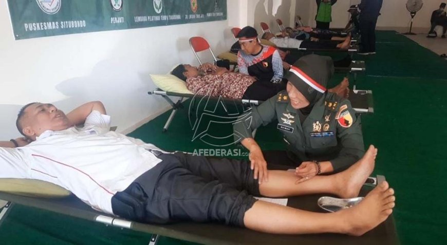 Bakti TNI AD, KANMINVETCAD V/21 Situbondo Gelar Baksos Akupuntur Terhadap Puluhan Warga 